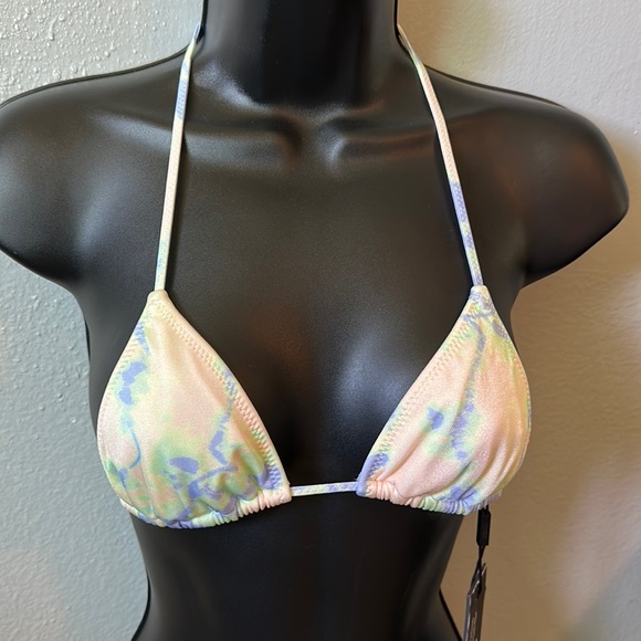 Normal coverage bottom with string top swimsuit set. - Picture 4 of 12